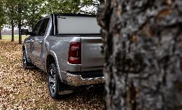 LOMAX STANCE Hard Tonneau Cover 1